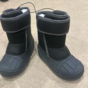 Cat and Jack winter toddler boots, new with tags, never worn.